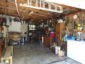 Once the table/bench was in Steve decided to rearrange his shed and tidy it up and here's what it looks like now